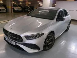 Cinza Usado 2024 Mercedes A250 Sedan | € 36.400