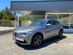 Cinzento (metalizado) Usado 2018 Alfa Romeo Stelvio Super SUV | € 24.990 (Preço justo)