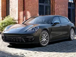 Cinzento vulcano metalizado Usado 2024 Porsche Panamera 4S Sport Turismo Sedan | € 129.750