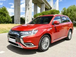 Vermelho Usado 2019 Mitsubishi Outlander P-HEV | € 22.450 (Super Preço)
