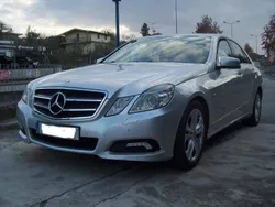 Cinzento Usado 2009 Mercedes E250 Avantgarde Sedan | € 14.900 (Bom preço)