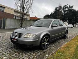 Cinzento Usado 2002 VW Passat | € 3.900 (Preço justo)