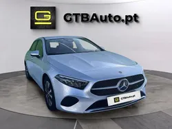 Cinza Usado 2023 Mercedes A200 Advanced Sedan | € 32.999