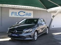 Cinzento Usado 2017 Mercedes A180 Style | € 18.950 (Preço justo)