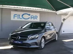 Cinzento Usado 2017 Mercedes A180 Style | € 18.950 (Preço elevado)