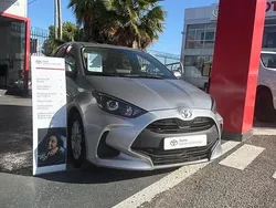 Cinzento Usado 2023 Toyota Yaris Comfort | € 18.250 (Preço justo)