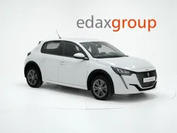 Branco Usado 2021 Peugeot e-208 Active Citadino | € 16.490 (Preço justo)