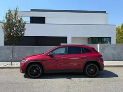 Vermelho Usado 2023 Mercedes GLA250 SUV | € 44.000