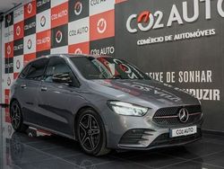 Cinza Usado 2023 Mercedes B180 AMG line Monovolume | € 39.900