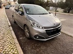 Usado 2019 Peugeot 208 Citadino | € 10.000 (Bom preço)