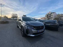 Cinzento Usado 2023 Peugeot 5008 Allure Monovolume | € 41.900