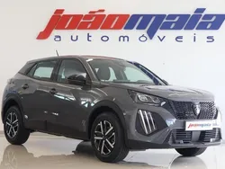 Cinzento Usado 2024 Peugeot 2008 SUV | € 24.500 (Caro)