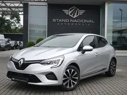 Cinzento Usado 2021 Renault Clio V Intens | € 15.750 (Preço justo)