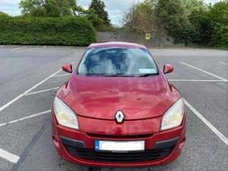 Vermelho Usado 2010 Renault Mégane III | € 2.990