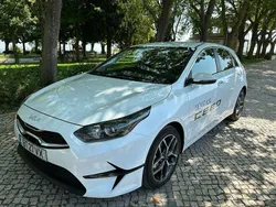 Branco Novo 2025 Kia Ceed | € 23.490 (Preço elevado)