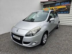 Cinza Usado 2010 Renault Scénic III Monovolume | € 5.250