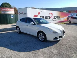 Branco Usado 2013 Alfa Romeo Giulietta Turismo Citadino | € 10.250
