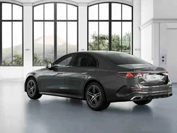 Cinzento Novo 2025 Mercedes E300 Sedan | € 82.570 (Caro)