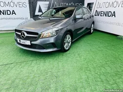 Cinza Usado 2018 Mercedes A180 Urban Citadino | € 25.000 (Caro)