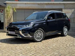 Preto Usado 2018 Mitsubishi Outlander Intense SUV | € 23.490