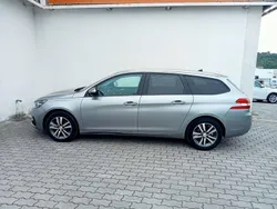 Cinzento Usado 2021 Peugeot 308 Style Sedan | € 19.900