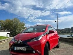 Usado 2015 Toyota Aygo X-wave Citadino | € 10.500 (Preço justo)