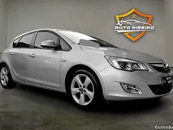 Cinza Usado 2011 Opel Astra Enjoy Citadino | € 6.870 (Bom preço)
