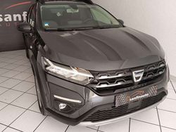 Cinza Usado 2023 Dacia Sandero Expression Citadino | € 15.900 (Bom preço)