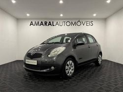 Cinzento Usado 2008 Toyota Yaris | € 7.900