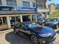 Azul Usado 2015 Tesla Model S Sedan | € 28.990