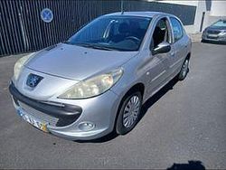Usado 2010 Peugeot 206+ Citadino | € 2.850