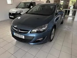 Azul Usado 2015 Opel Astra Carrinha | € 11.500 (Preço justo)