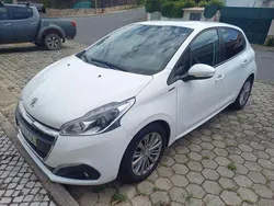 Usado 2018 Peugeot 208 Signature Sky Citadino | € 10.000 (Bom preço)