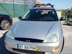 Usado 2000 Ford Focus Sedan | € 1.999 (Preço justo)
