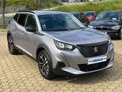 Cinzento Usado 2022 Peugeot 2008 SUV | € 19.500 (Preço justo)