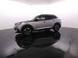 Cinzento Usado 2023 Peugeot e-2008 Allure SUV | € 29.500 (Preço elevado)