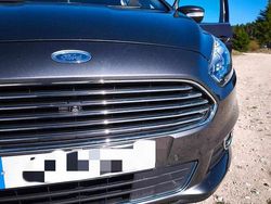 Cinzento Usado 2016 Ford S-MAX S Monovolume | € 18.500 (Preço justo)