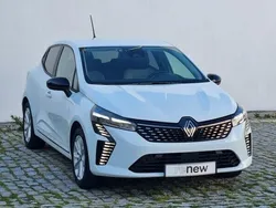 Branco Usado 2023 Renault Clio V Evolution | € 17.250 (Preço justo)