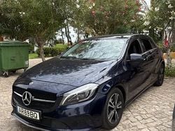 Azul Usado 2017 Mercedes A180 Sedan | € 15.000 (Preço justo)