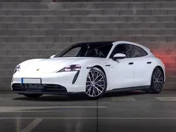 Usado 2022 Porsche Taycan Performance Package Sedan | € 71.955 (Super Preço)