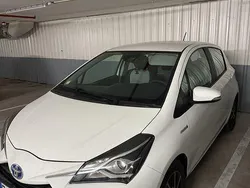 Usado 2020 Toyota Yaris Hybrid Sedan | € 18.000 (Preço elevado)