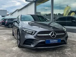 Cinza Usado 2021 Mercedes A180 AMG line | € 30.990