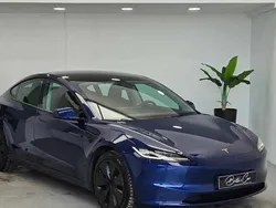 Azul Usado 2024 Tesla Model 3 Sedan | € 45.990 (Caro)