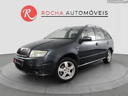 Azul Usado 2007 Skoda Fabia Active | € 4.940