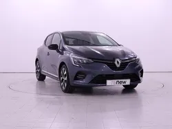 Cinzento platina Usado 2022 Renault Clio V LIMITED | € 16.500 (Preço justo)