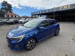 Azul Usado 2021 Renault Clio V LIMITED Citadino | € 15.900 (Preço justo)