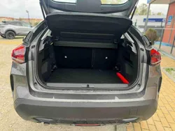 Cinzento Usado 2024 Citroën C4 PureTech Sedan | € 22.990 (Preço justo)