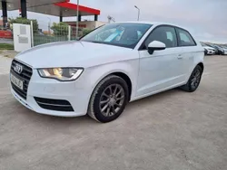 Branco Usado 2015 Audi A3 Attraction Citadino | € 16.490 (Preço elevado)
