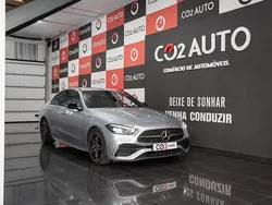 Cinza Usado 2023 Mercedes C300 AMG line Sedan | € 49.900 (Preço justo)