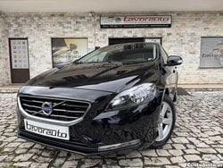 Preto Usado 2015 Volvo V40 Momentum Carrinha | € 13.500 (Bom preço)